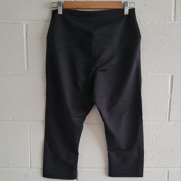 Hyba Laser Cut Workout Capris in Black - Picture 2 of 8